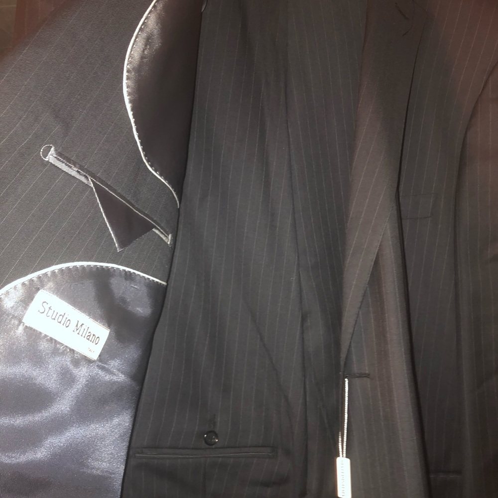 2 pc Suit - Picture 5 of 6